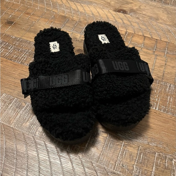 UGG WOMEN'S FLUFFITA SLIPPER Size 9 - Picture 1 of 9